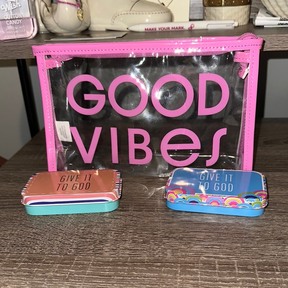 Good Vibes & two inspirational boxes